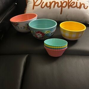 Pioneer Woman Measuring Cups 🩷🩵💛